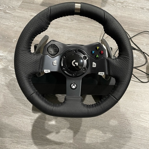 Logitech G920 Driving Force Racing Wheel for Xbox One/PC - Picture 2 of 3